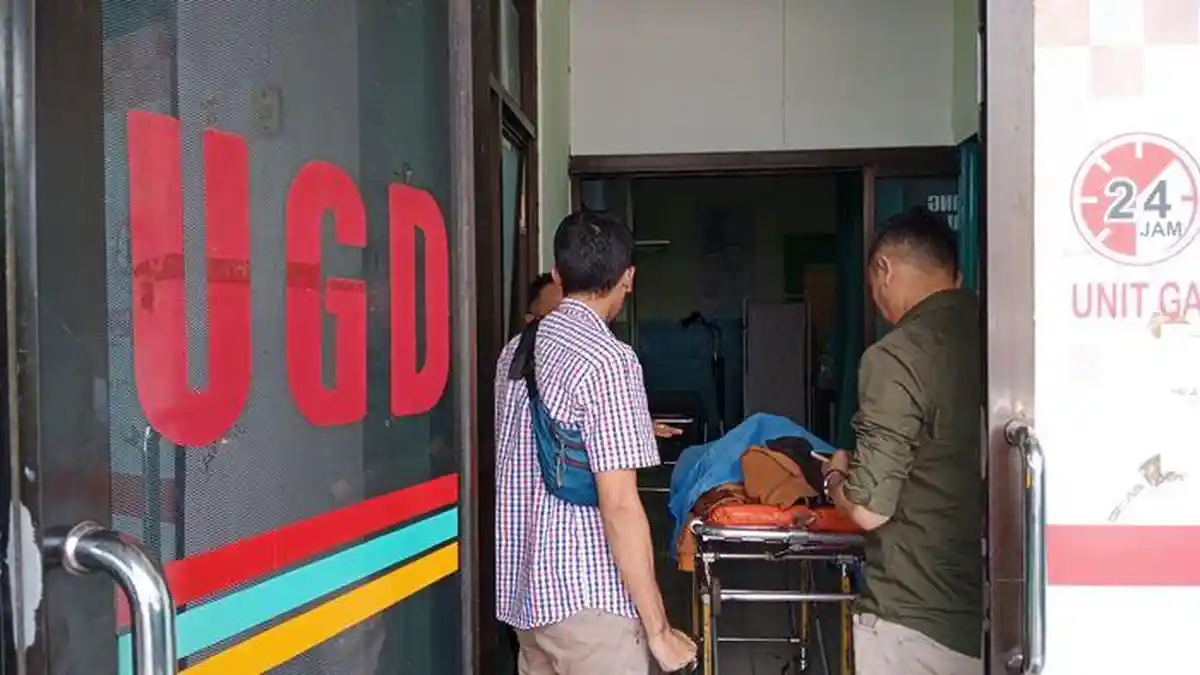 Kecelakaan Maut di Sumedang, Pemuda Pegawai Koperasi Tewas Ditabrak Truk saat Step Motor Temannya