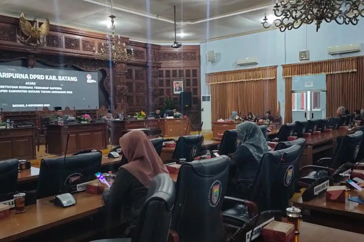 Raperda APBD 2024 Senilai Rp 1,9 Triliun Disetujui DPRD Batang