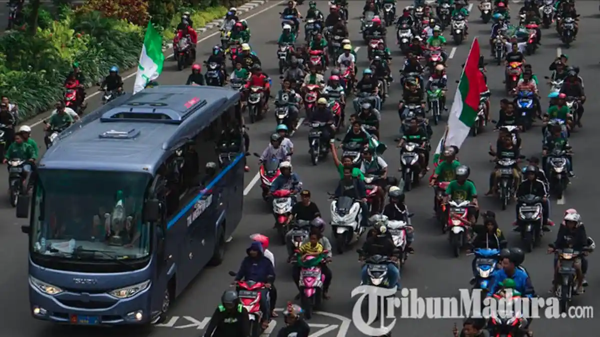 Persebaya U-17 Juara Piala Soeratin 2019, Disambut Meriah Konvoi Bonek Mania
