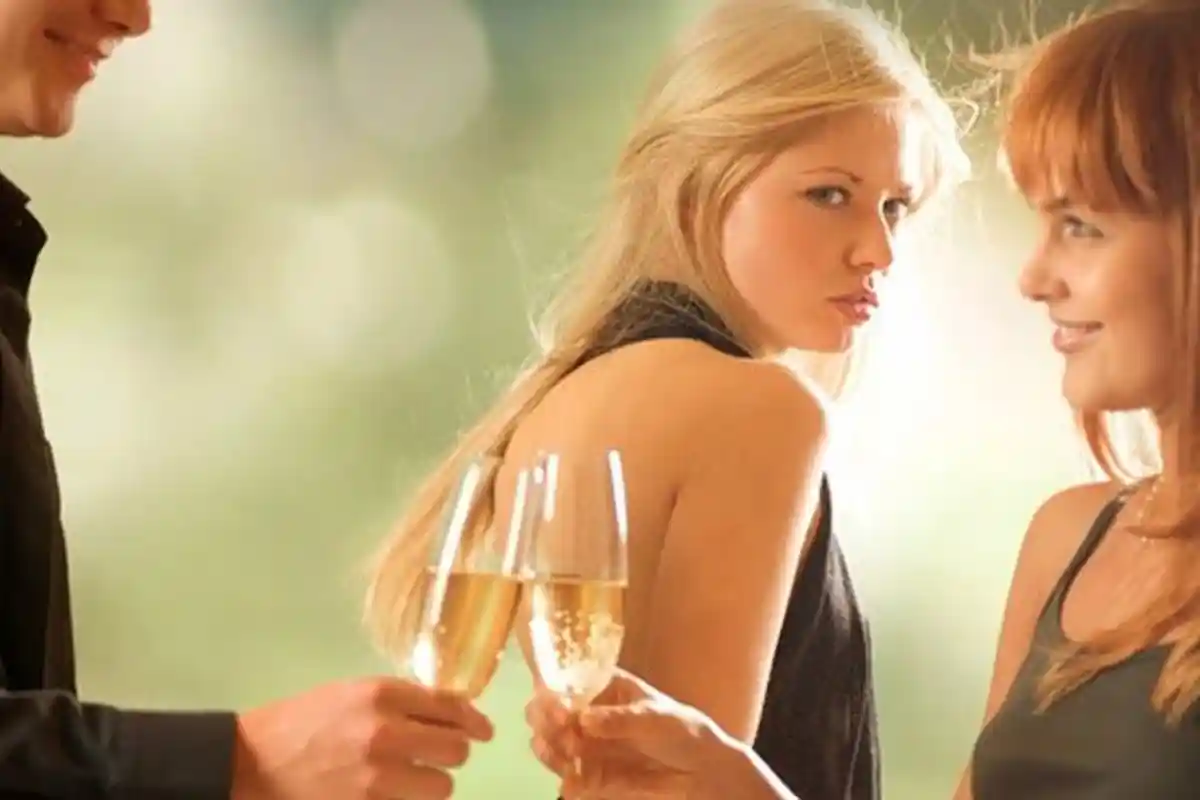 5 Zodiak Ini Paling Cemburuan Tanpa Alasan yang Jelas, Leo Sering Spontan dan Mendadak