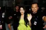 Angel Karamoy Masih Enggan Bicara Soal Foto dengan Pasha
