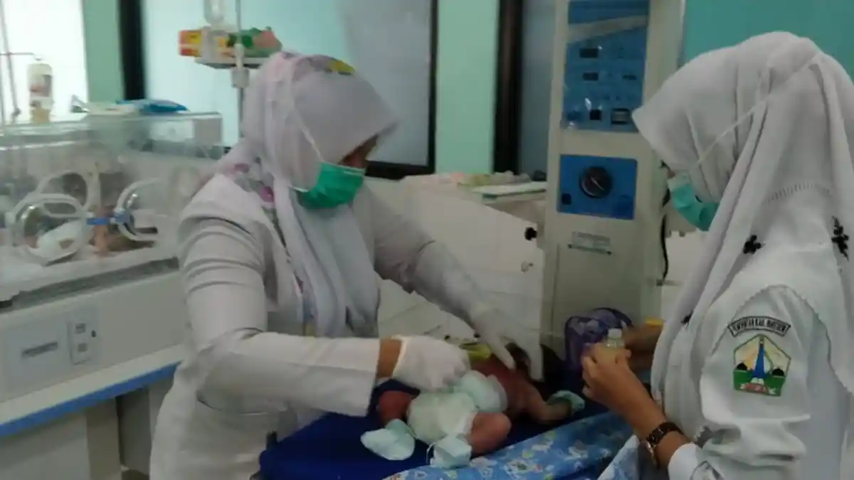 Diduga Pelaku Buang Bayi Laki-Laki di Pinggir Jalan Warga Luar Jeunieb