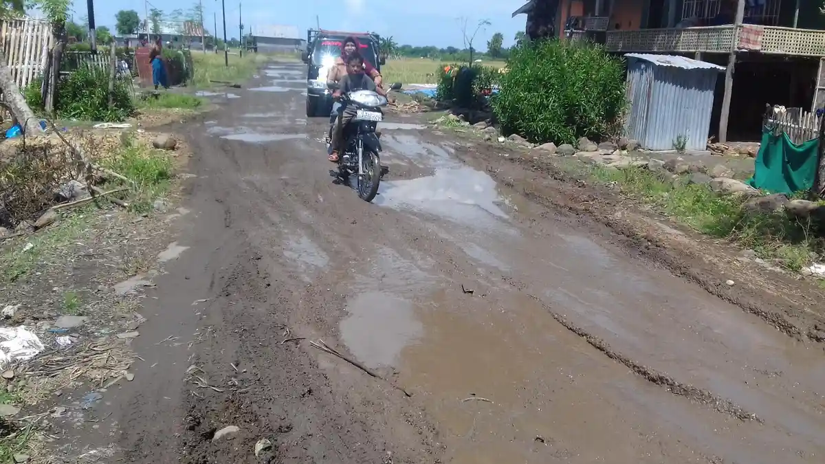 Sudah Dua Tahun Jalan Desa Tanjonga Jeneponto Rusak Parah