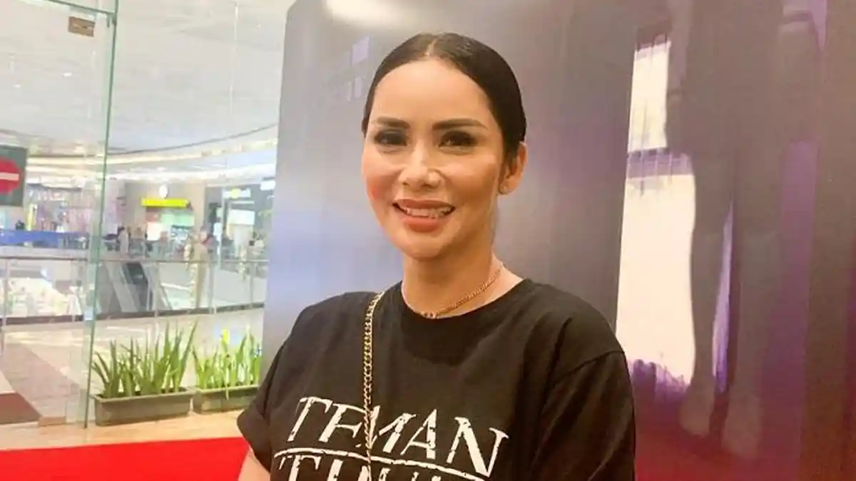 Devi Demplon Senang Dapat Peran Protagonis di Film 'Teman Tidur'