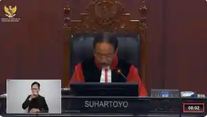Ketua-Mahkamah-KonstitusiSuhartoyo-4.jpg