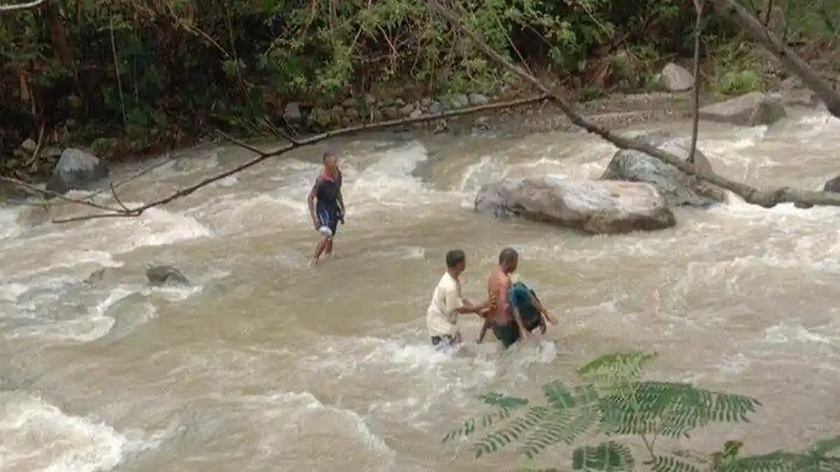 Janda Dua Anak Ditemukan Tewas di Sungai Ende