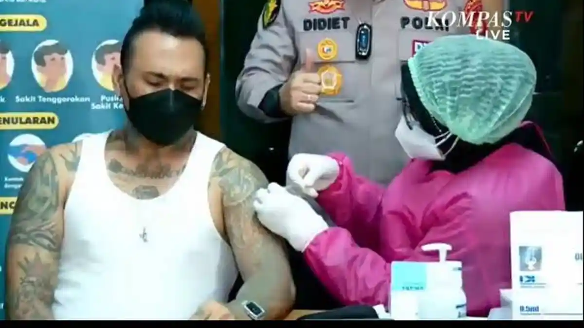 Kini Jokowi dan Sandiaga Uno Diminta Untuk Angkat Jerinx SID Jadi Duta Vaksin Covid-19