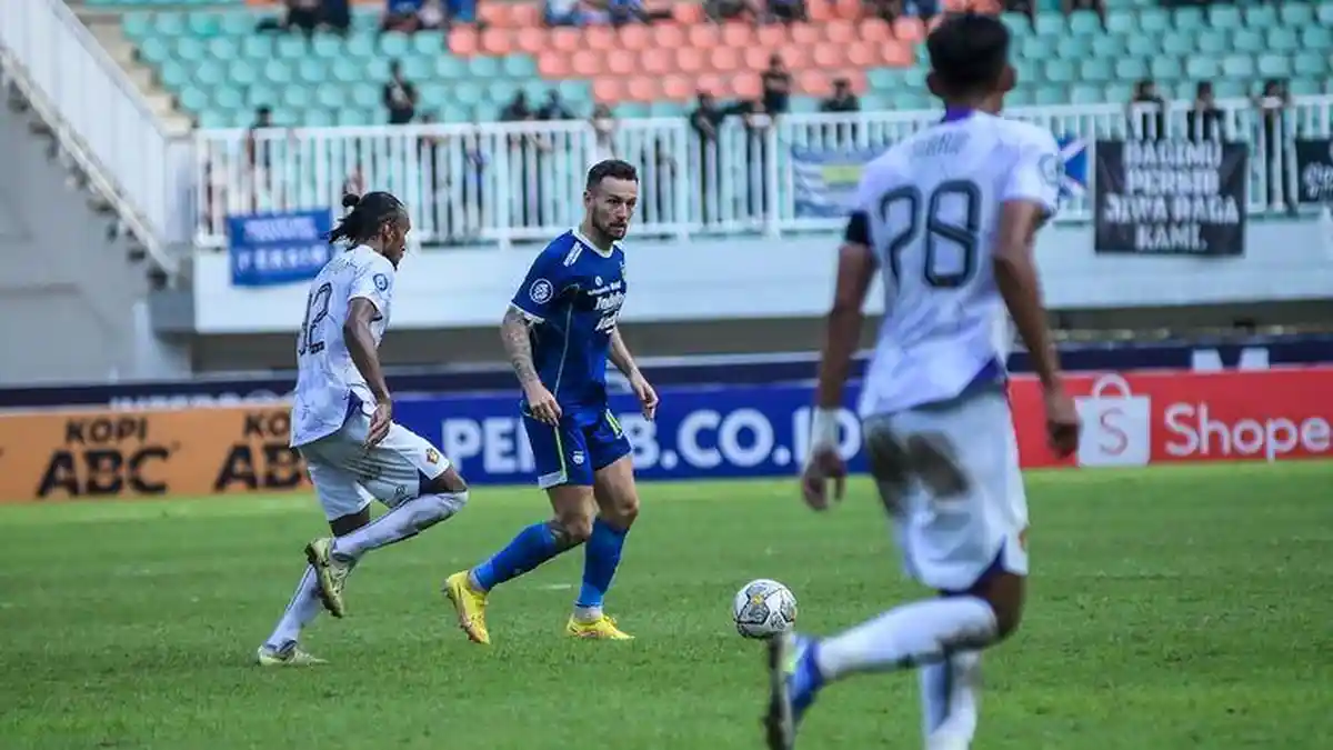 Kalah dari Barito Putera dan Persik secara beruntun, Marc Klok Akui Persib dalam Periode Sulit