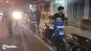 Polisi-menggelandang-Joki-dan-penonton-balap-liar-3.jpg