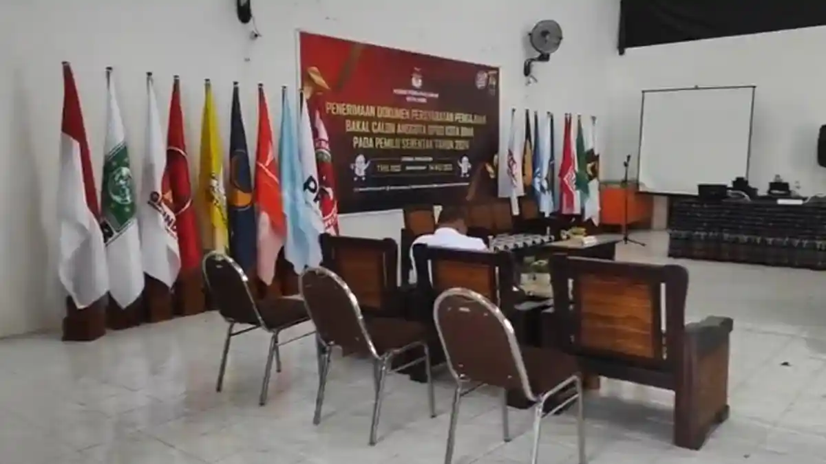 Hari Pertama Pendaftaran Bakal Calon DPRD di KPU Kota Bima dan Kabupaten Bima Masih Sepi
