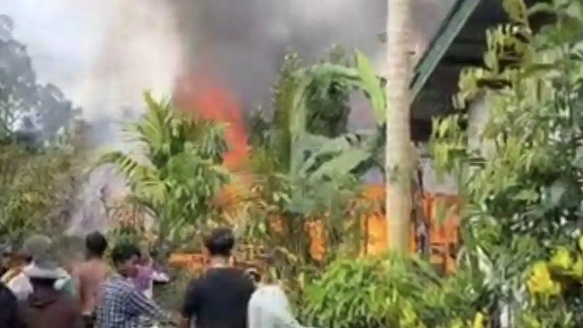 Diduga Akibat Arus Pendek, Rumah Petani di Geumpang Pidie Hangus Terbakar