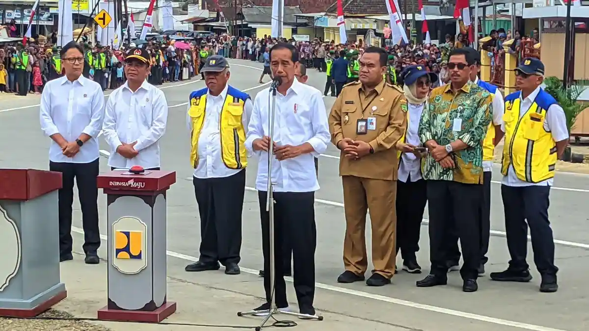 Jokowi Gelontor Anggaran Jumbo untuk Inpres Jalan di Jateng, Total Rp1,36 Triliun