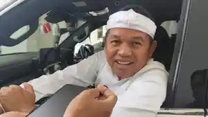 Gubernur-Jawa-Barat-Dedi-Mulyadi-wawancara-di-Cirebon.jpg