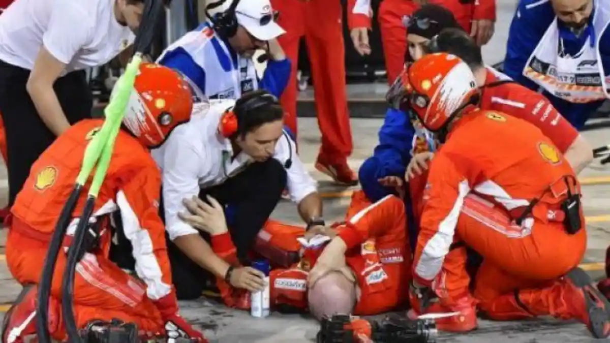 Ini Alasan Kimi Raikonen Gilas Kaki Mekaniknya