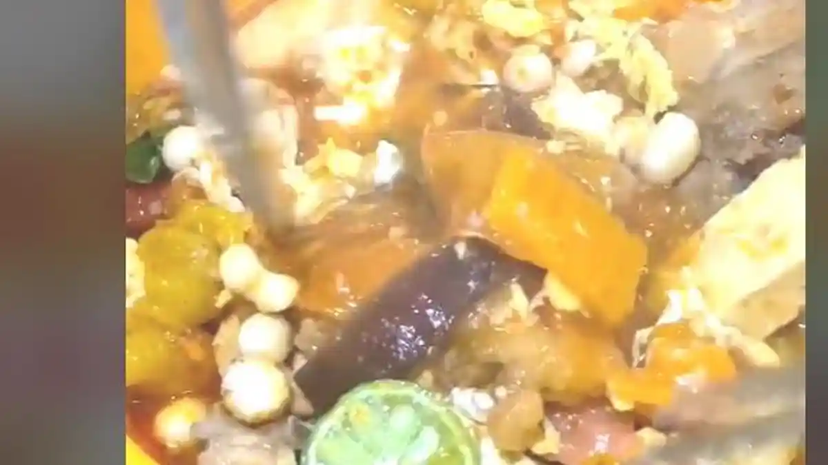 Video Viral TikTok, Ayo Makan Sobat dan Seblak Bekasi Ada Ceker, Pangsit Mie dan Sablak Prasmanan