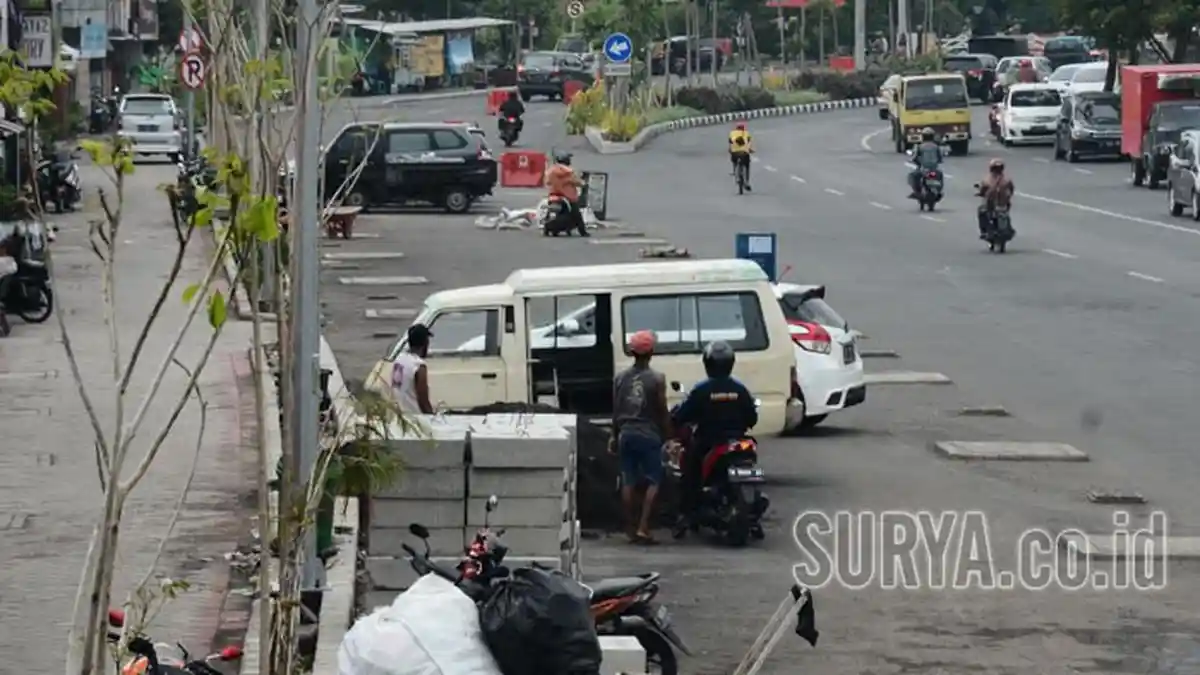 Dishub Surabaya Janji Tertibkan Parkir Liar di Jemur Ngawinan