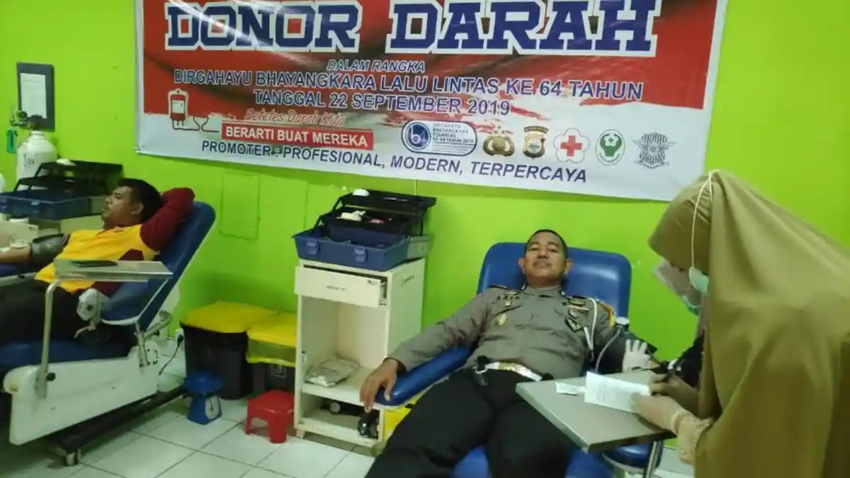 Peringati HUT ke-64 Polantas, Satlantas Polres Enrekang Gelar Donor Darah