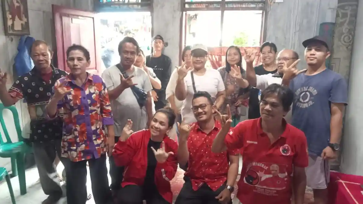 Turun Menyapa Warga, Ketua DPC PDIP Sibolga Beberkan Kelebihan Ganjar Mahfud Sebagai Capres