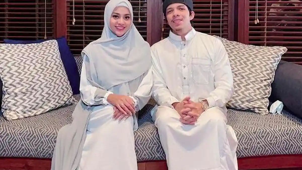 Trend Baju Lebaran 2021? Intip 5 Gaya Aurel Hermansyah Istri Atta Halilintar Pakai Hijab & Gamis Ini