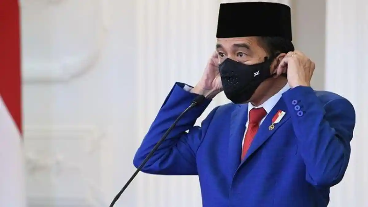 DAFTAR LENGKAP Hoax UU Cipta Kerja Dibantah Keras Jokowi, Mahfud MD: Tak Mungkin Mau Menyengsarakan