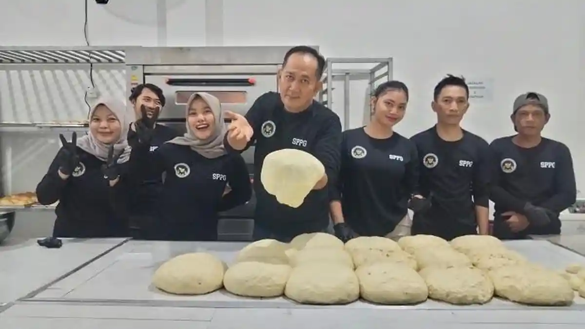 Kiprah Menu Roti Sehat Tanpa Pengawet Untuk MBG, Chef Irvan Siapkan ...