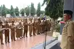 bupati-bulukumba-am-sukri-sappewali-saat-menjadi-inspektur-upacara-1222018.jpg