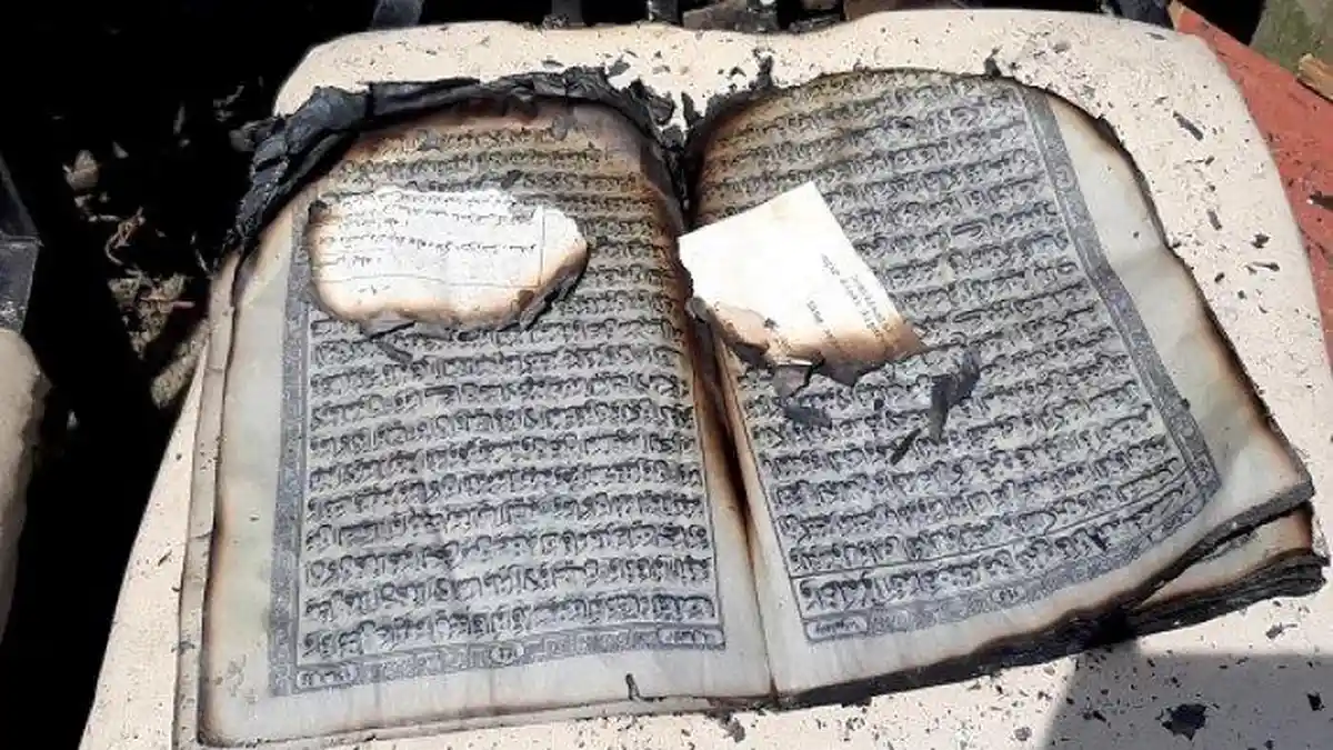 VIRAL Alquran Utuh Tak Dijilat Api saat Kebakaran yang Hanguskan 5 Rumah, Begini Cerita Warga