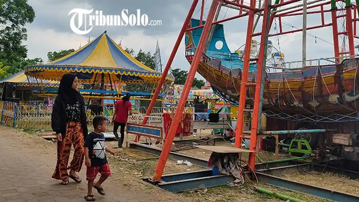 Curhat Pedagang Kuliner Sekaten Solo : Baru Hari Pertama, Dua HP Amblas Digasak Maling