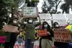 Aksi Jaga Rimba di Gedung Kemenhut RI