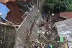 VIDEO Kondisi Rumah Warga di Jagakarsa yang Diterjang Longsor dan Banjir Sabtu Malam