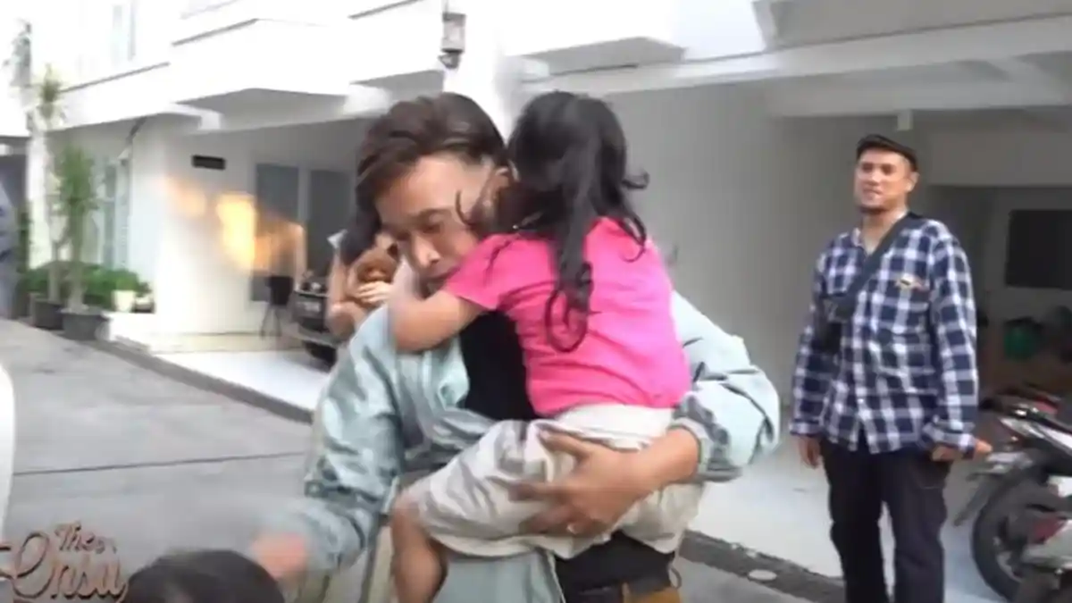 Keanehan Sikap Ruben Onsu dan Sarwendah Bertemu di Rumah Wendy Lo, Tak Terlihat Bertegur Sapa