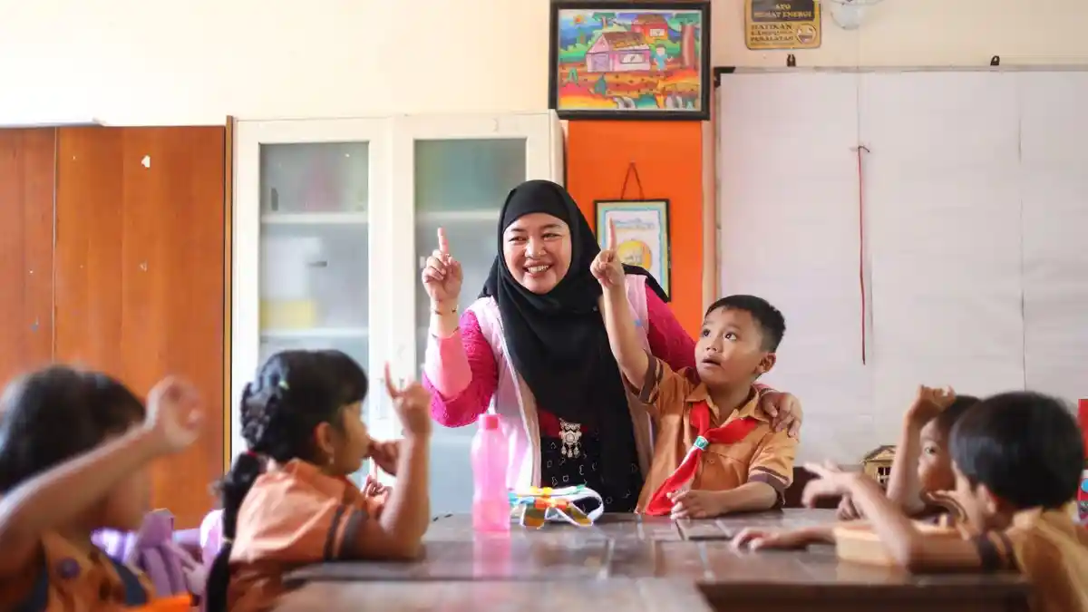 Srikandi PLN Luncurkan Program Pengembangan Pendidikan Sahabat Anak,Beri Bantuan 26 Sekolah