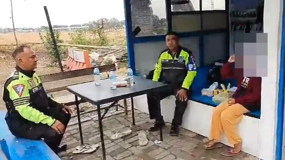 Kisah Wanita Tuna Rungu Cari Suami yang Pamit Ngopi dan Tak Kembali, Jalan Kaki dari Gresik-Madura