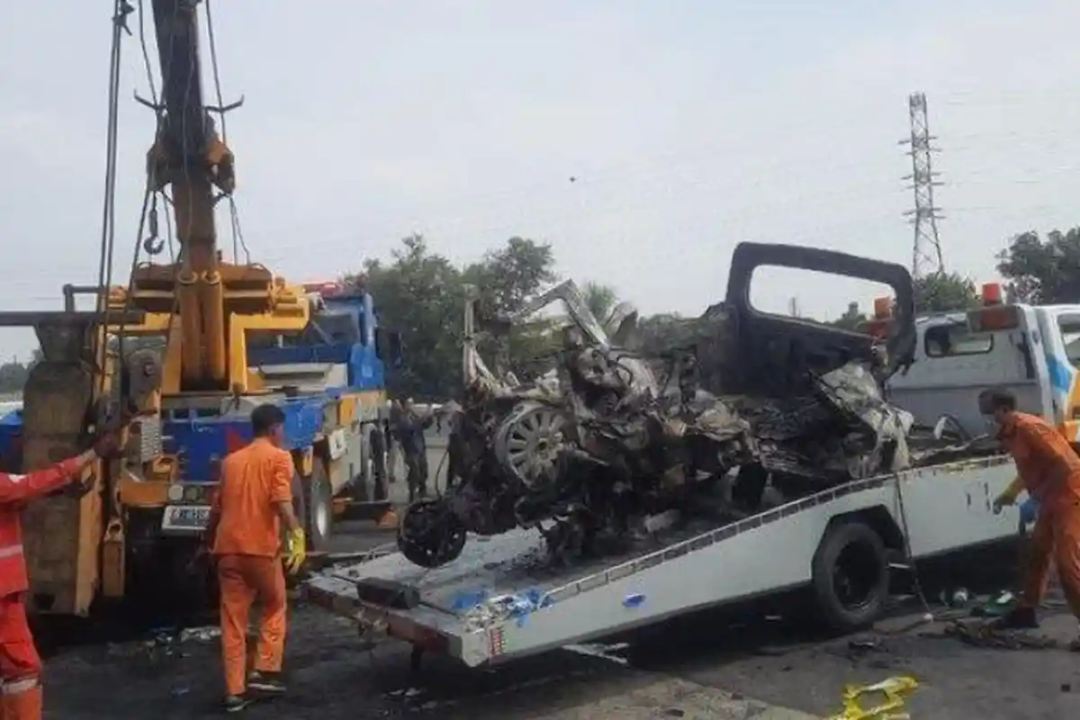 Seluruh Penumpang GranMax Tewas Kecelakaan 3 Mobil di Tol Jakarta-Cikampek