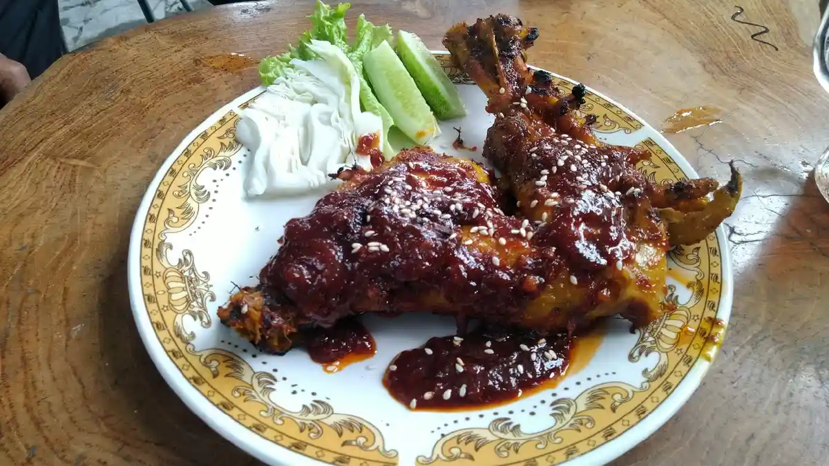 Dapur Raos Eco Sajikan Ayam Kalkun Ala ‎Thailand, Satu-satunya di Kudus