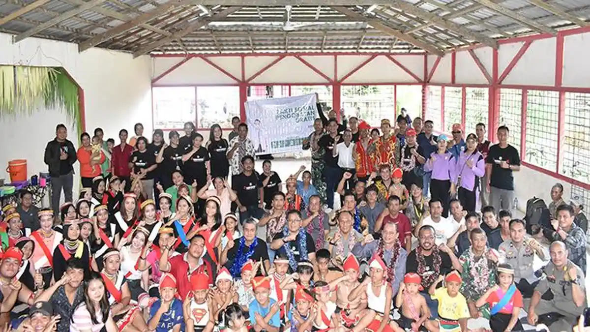 Pemuda Katolik Komcab Sanggau Bersama Stakeholder Terkait Baksos di Perbatasan