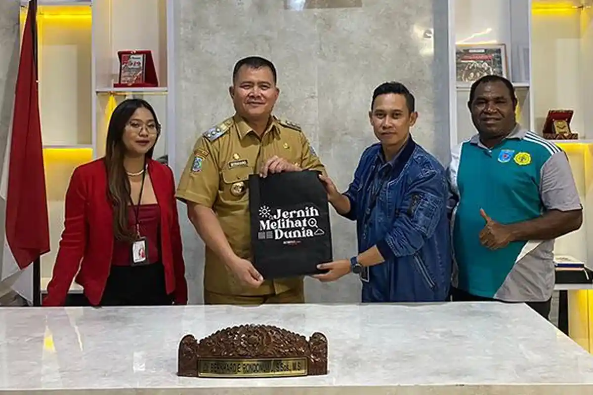 Pj Bupati Bernhard E Rondonuwu Diskusi dengan Kompas TV dan Persatuan Mahasiswa Maybrat