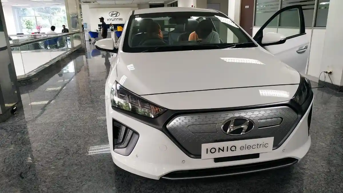 Perbedaan Hyundai Ioniq Versi Konsumen Vs Versi Taksi Seperti yang Digunakan Grab