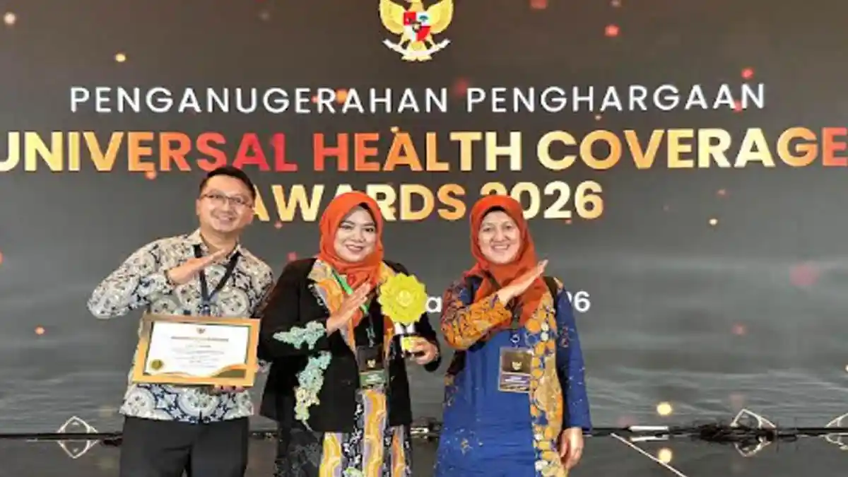 Konsisten Terapkan Program Berantas Untuk Layanan Kesehatan, Situbondo Raih Penghargaan UHC