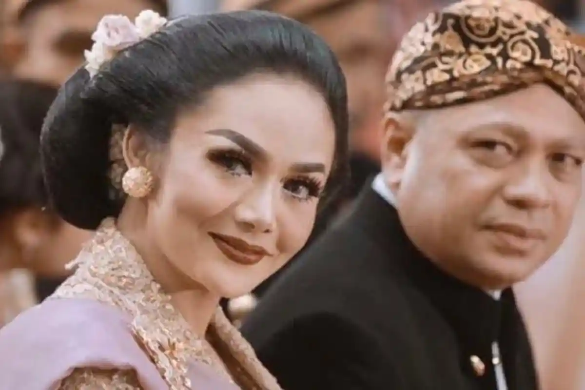 Djarot Sayangkan Anggota DPR Krisdayanti Liburan ke Eropa saat Pandemi Corona: Kita Kasih Peringatan