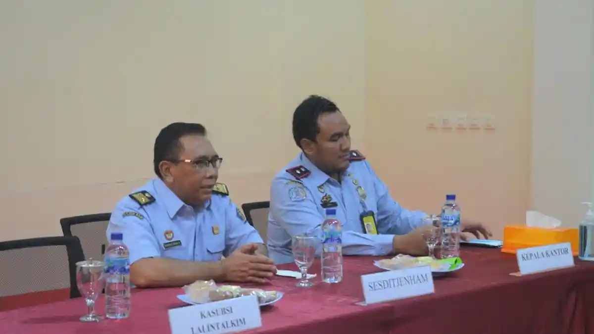 Sesditjen HAM Beri Penguatan Pelayanan Berbasis HAM pada Kantor Imigrasi Labuan Bajo