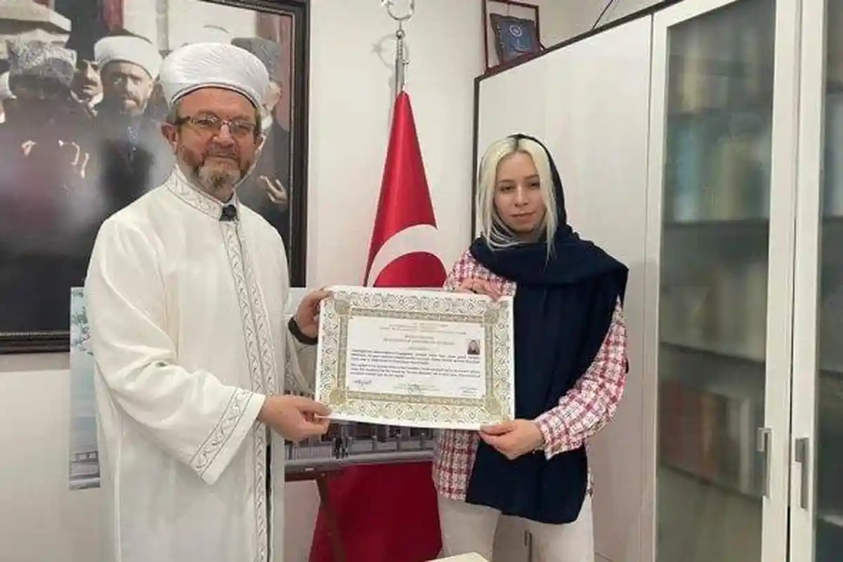 Mendapat Hidayah Usai Mendengar Kumandang Adzan, Wanita Ukraina Ini Putuskan Memeluk Islam