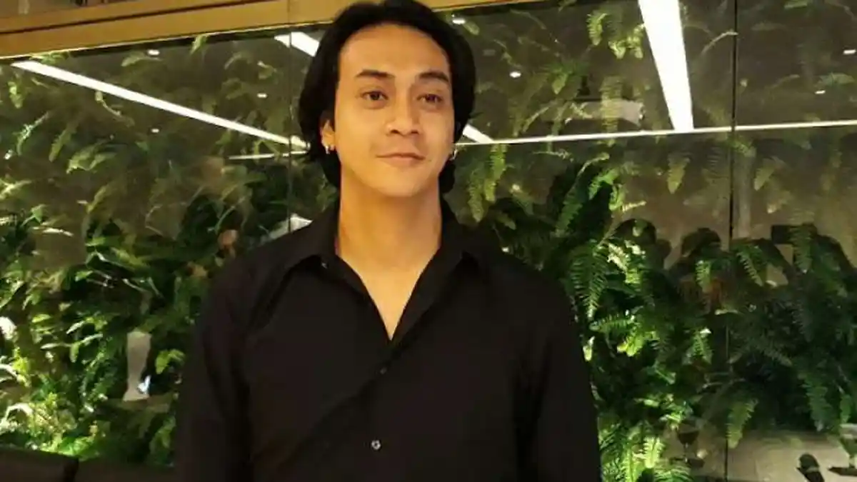 Aktor Dimas Andrean Kecelakaan, Mobilnya Hancur Ditabrak Bus Tronton