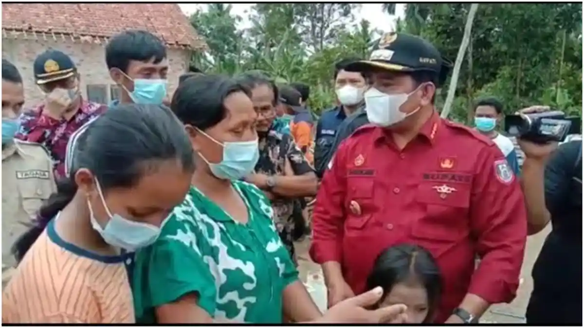 Cerita Susi Selamatkan Diri Bersama 2 Anaknya, Keluar Dari Celah Rumah yang Terangkat Angin Ribut