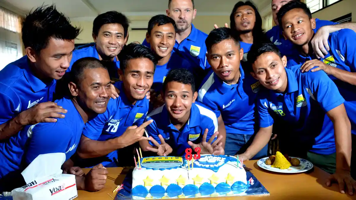 Persib Bandung vs Pusamania Borneo FC: Karcis Palsu pun Beredar