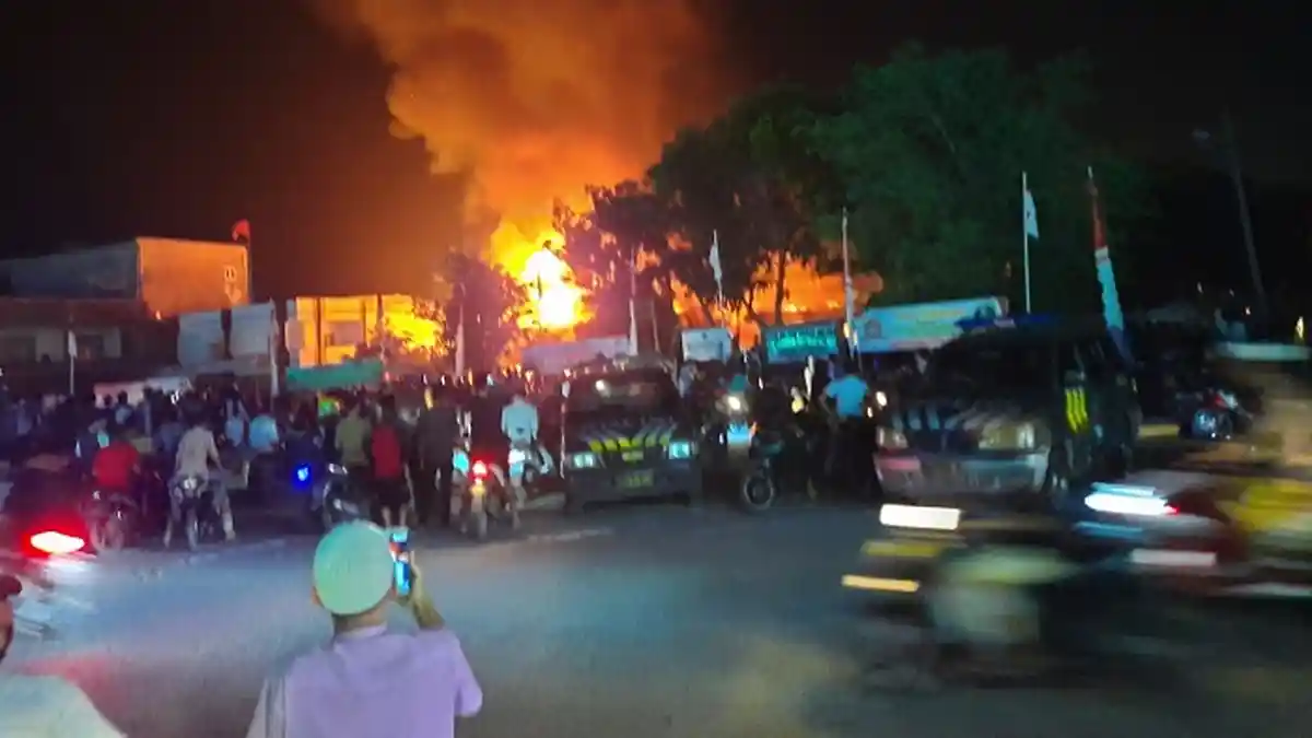 BREAKING NEWS - Aspol Polsek Dewantara Krueng Geukuh Terbakar