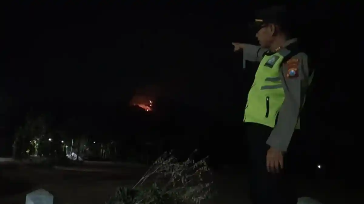 Hutan di Gunung Putuk Cupu Ponorogo Ikut Terbakar, Titik Api Dekat Pemukiman, Warga Jaga Semalaman