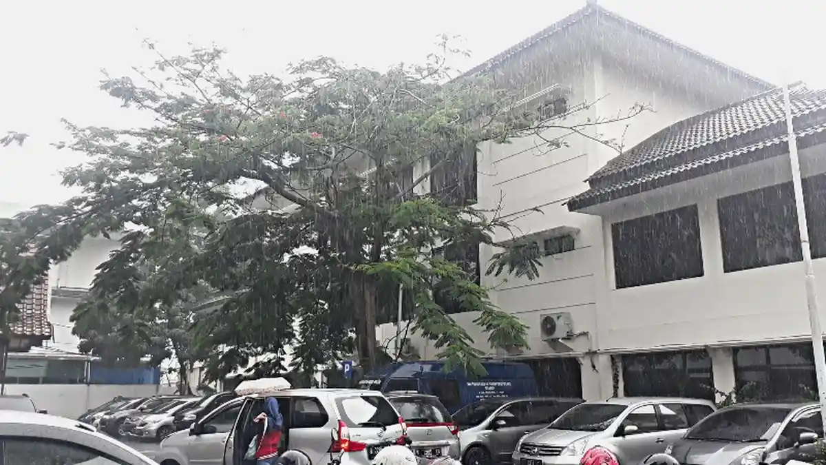 Saat Ini Kota Bogor Diguyur Hujan Deras, Diperkirakan Sampai Sore Nanti