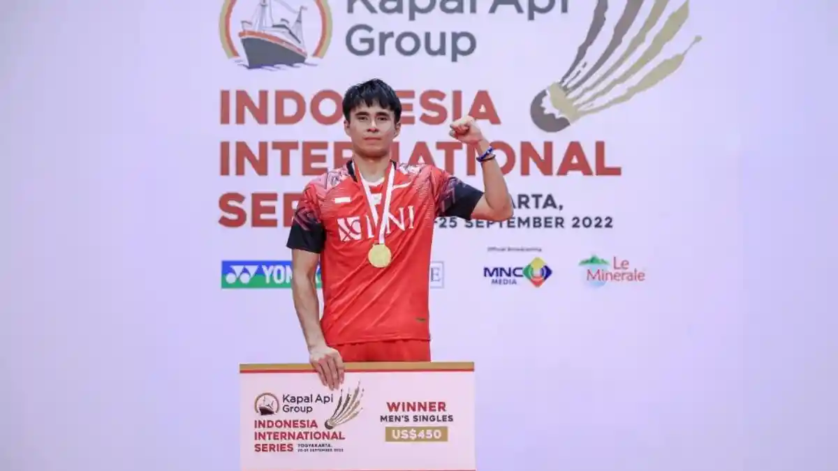 Ikhsan Leonardo Imanuel Rumbay Raih Medali Emas Kapal Api Indonesia International Series 2022