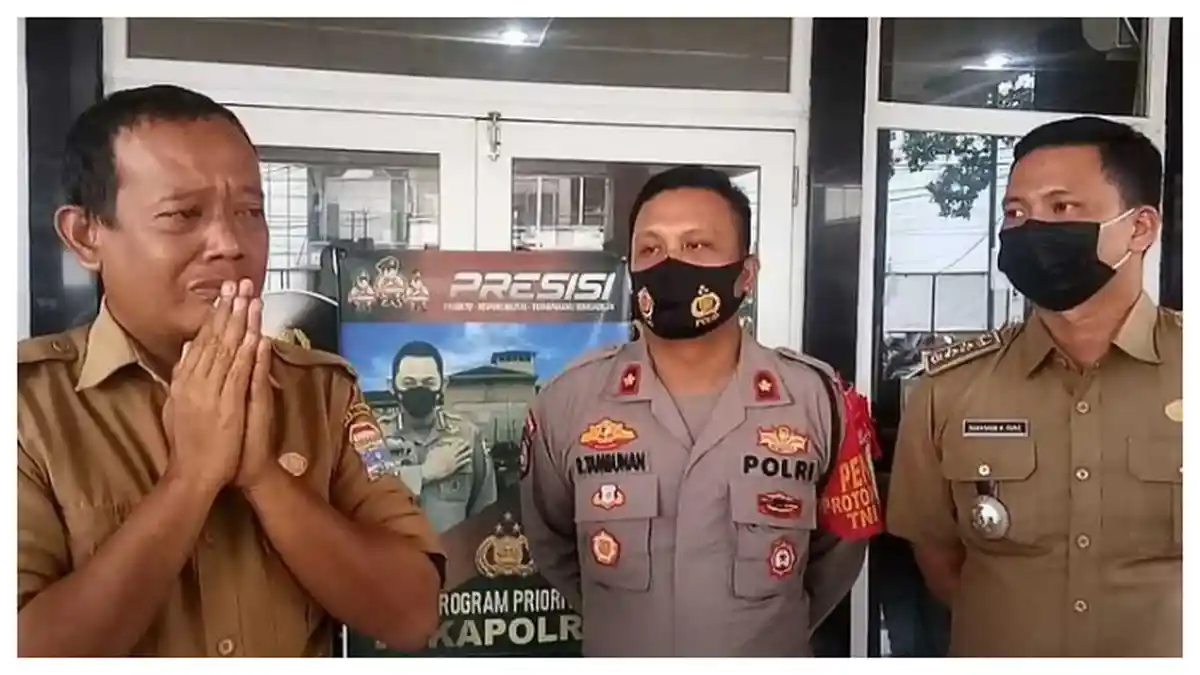 Pecatan PNS Nangis Minta Ampun saat Ditangkap Polisi, Tipu Warga Pakai Seragam dan Minta Bayaran